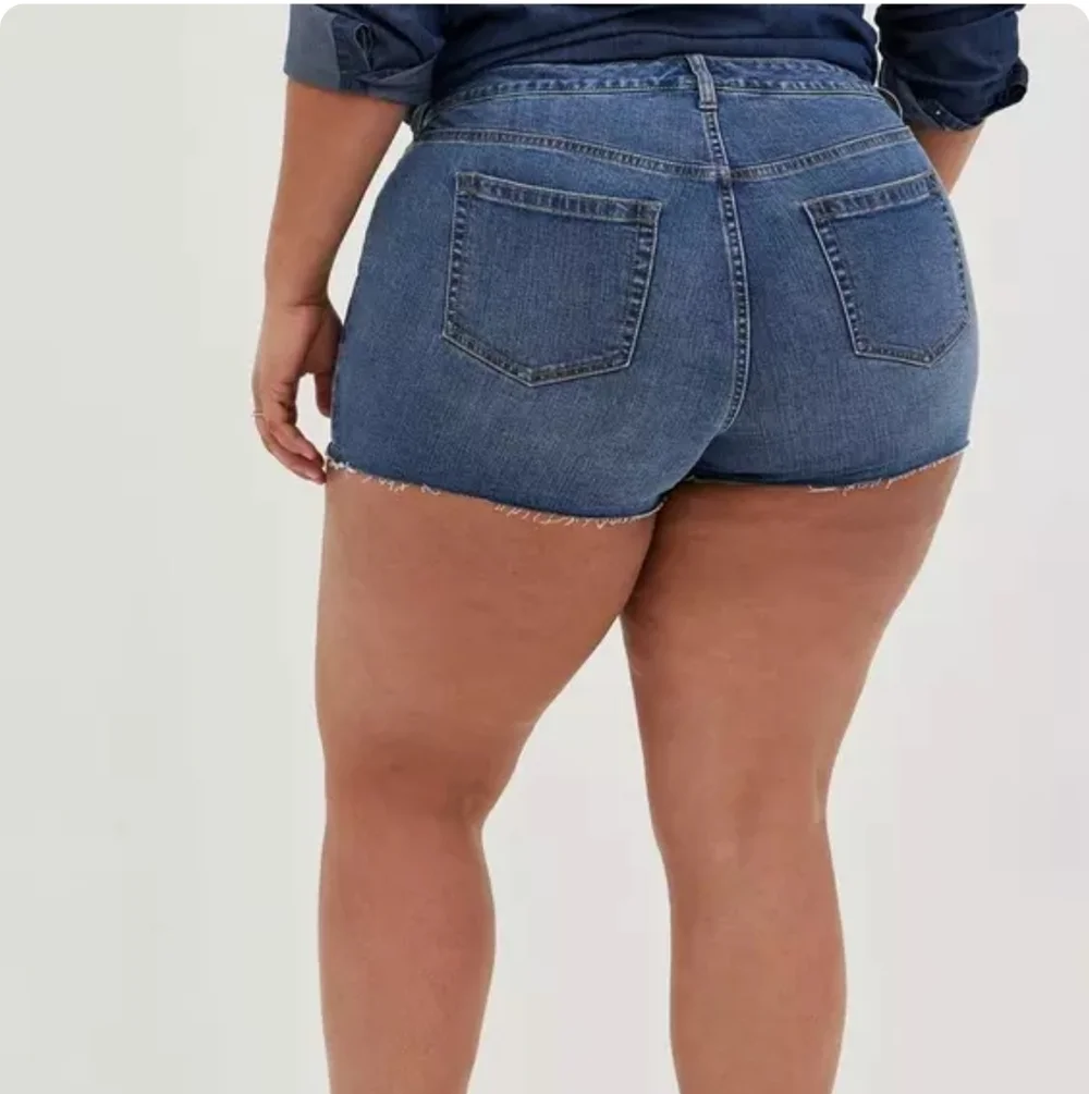 Torrid 20 3.5 Inch Vintage Stretch High-Rise Short